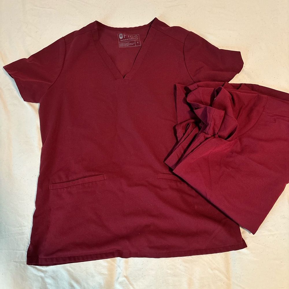 Figs burgundy Casma scrub tops